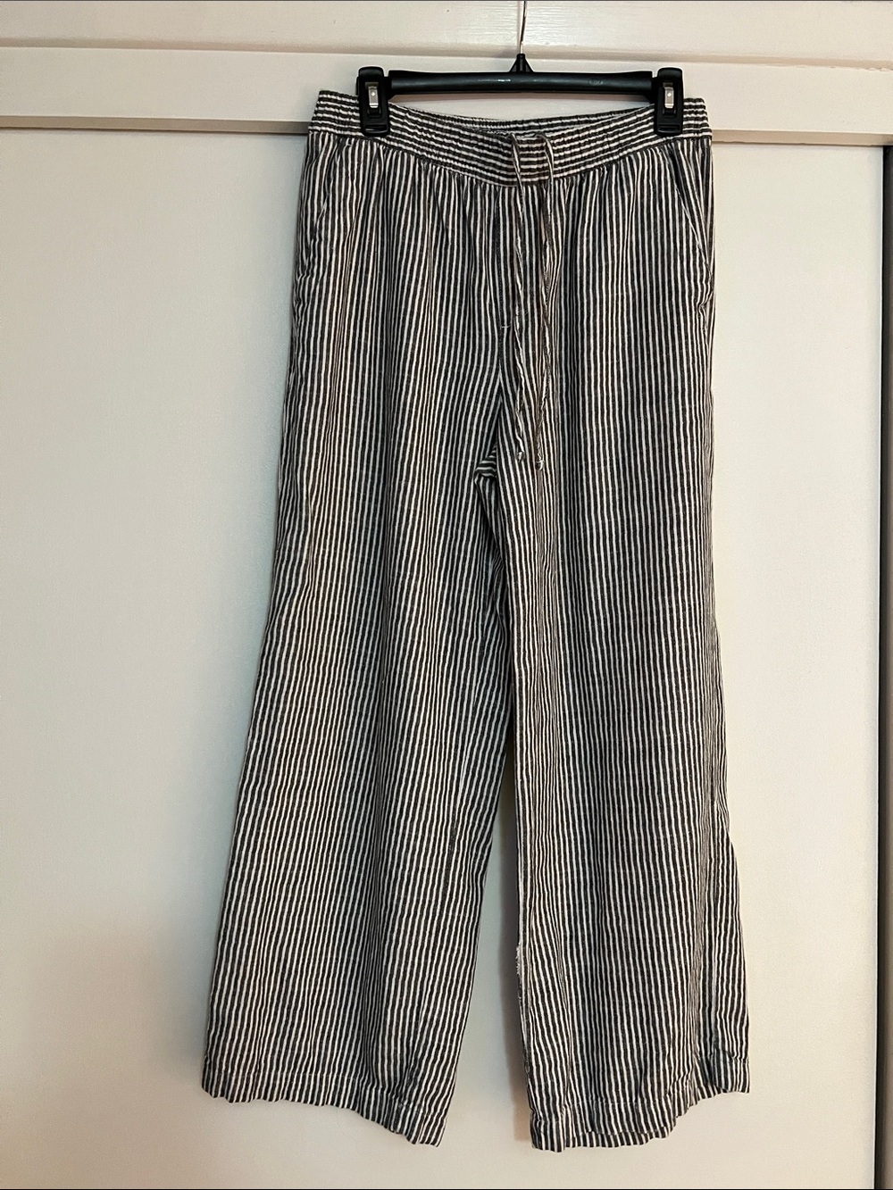 Striped Black and White Wide-Leg Women’s Old Navy Pants